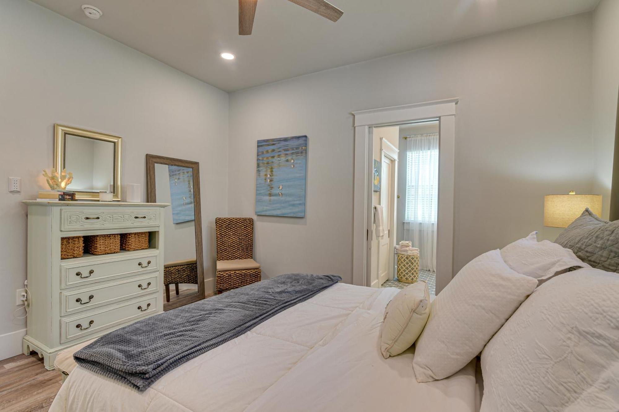 Walk To Galveston Beach Texas Home With Fenced Yard 外观 照片